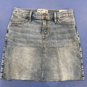 Abercrombie kids denim skirt size 13/14 NWT